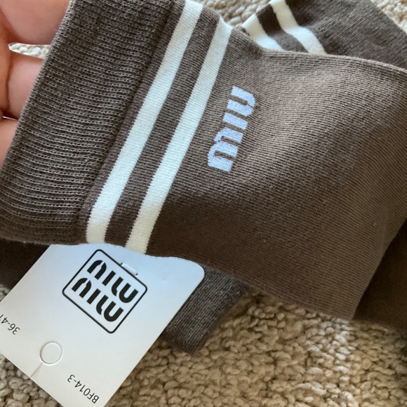 Miu Logo Embroidered Socks - Picture 3 of 4